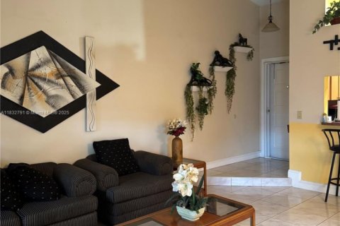 Townhouse in Pembroke Pines, Florida 2 bedrooms, 105.54 sq.m. № 1820323 - photo 8