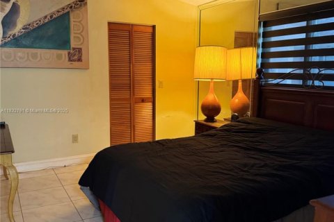 Townhouse in Pembroke Pines, Florida 2 bedrooms, 105.54 sq.m. № 1820323 - photo 14