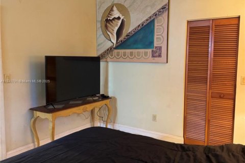 Townhouse in Pembroke Pines, Florida 2 bedrooms, 105.54 sq.m. № 1820323 - photo 15