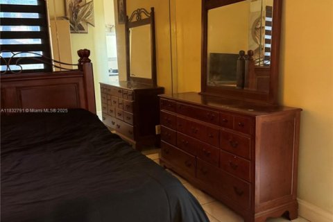 Townhouse in Pembroke Pines, Florida 2 bedrooms, 105.54 sq.m. № 1820323 - photo 16
