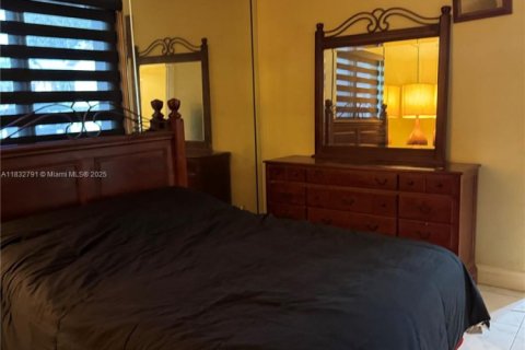 Townhouse in Pembroke Pines, Florida 2 bedrooms, 105.54 sq.m. № 1820323 - photo 17
