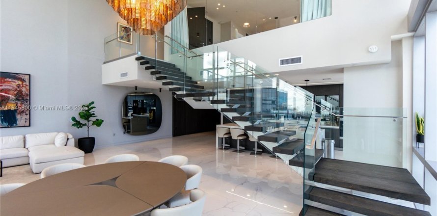 Condo in Miami, Florida, 4 bedrooms  № 1842594