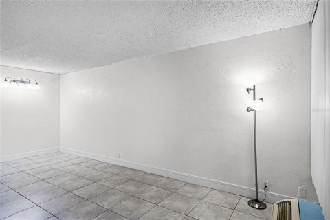 Condo in Davenport, Florida, 1 bedroom  № 1642792 - photo 10