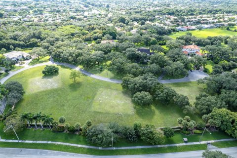 House in Davie, Florida 6 bedrooms, 711.35 sq.m. № 2146322 - photo 4