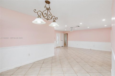 Casa en venta en Pembroke Pines, Florida, 3 dormitorios, 143.35 m2 № 2060283 - foto 9