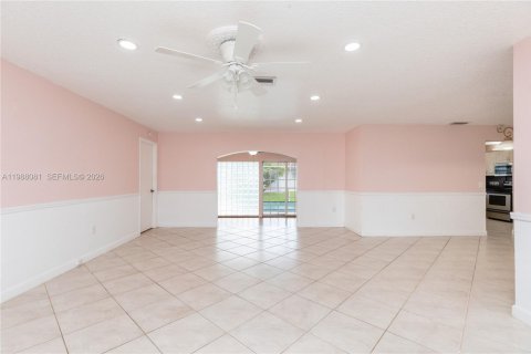 Casa en venta en Pembroke Pines, Florida, 3 dormitorios, 143.35 m2 № 2060283 - foto 7