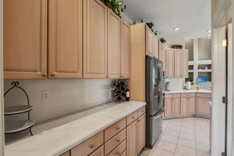 House in Tampa, Florida 5 bedrooms, 329.9 sq.m. № 2203885 - photo 15