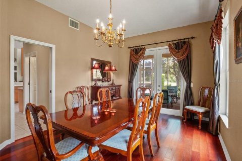 House in Tampa, Florida 5 bedrooms, 329.9 sq.m. № 2203885 - photo 13