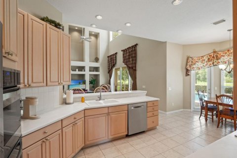 House in Tampa, Florida 5 bedrooms, 329.9 sq.m. № 2203885 - photo 17