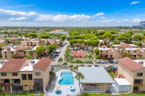 Condo à Miami, Floride, 3 chambres № 1993221