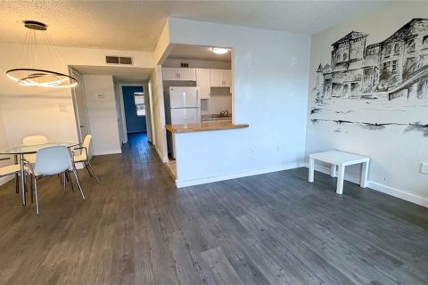 Купить кондоминиум в Клируотер, Флорида 4 комнаты, 69.4м2, № 2145115 - фото 5