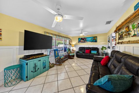 House in Delray Beach, Florida 3 bedrooms, 132.66 sq.m. № 2184121 - photo 10