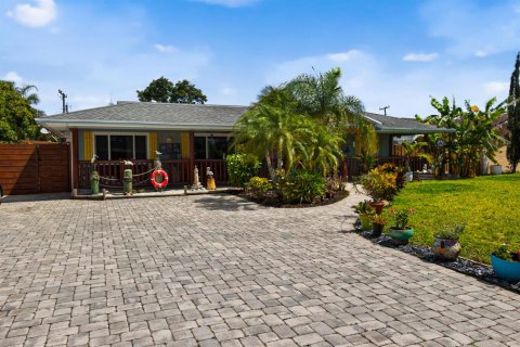 House in Delray Beach, Florida 3 bedrooms, 132.66 sq.m. № 2184121 - photo 2