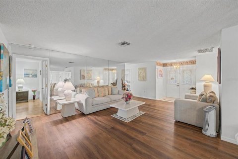 Villa ou maison à vendre à New Port Richey, Floride: 2 chambres, 159.23 m2 № 2224904 - photo 11