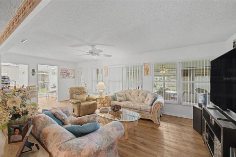 Villa ou maison à vendre à New Port Richey, Floride: 2 chambres, 159.23 m2 № 2224904 - photo 9