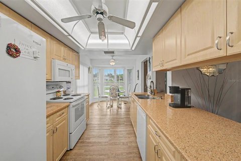 Villa ou maison à vendre à New Port Richey, Floride: 2 chambres, 159.23 m2 № 2224904 - photo 18