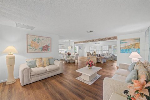 Villa ou maison à vendre à New Port Richey, Floride: 2 chambres, 159.23 m2 № 2224904 - photo 7