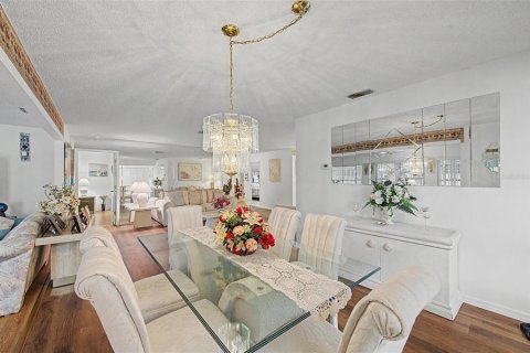 Villa ou maison à vendre à New Port Richey, Floride: 2 chambres, 159.23 m2 № 2224904 - photo 14