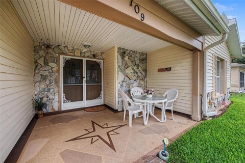 Villa ou maison à vendre à New Port Richey, Floride: 2 chambres, 159.23 m2 № 2224904 - photo 4