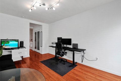 Condo in Miami Beach, Florida  № 1889064 - photo 3