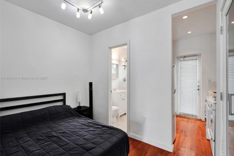 Condo in Miami Beach, Florida  № 1889064 - photo 7