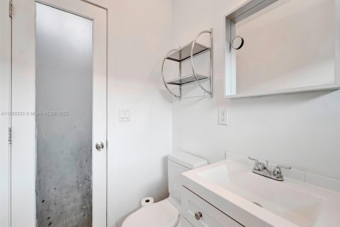 Condo in Miami Beach, Florida  № 1889064 - photo 11