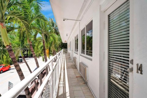 Condo in Miami Beach, Florida  № 1889064 - photo 13