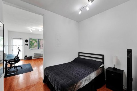 Condo in Miami Beach, Florida  № 1889064 - photo 8