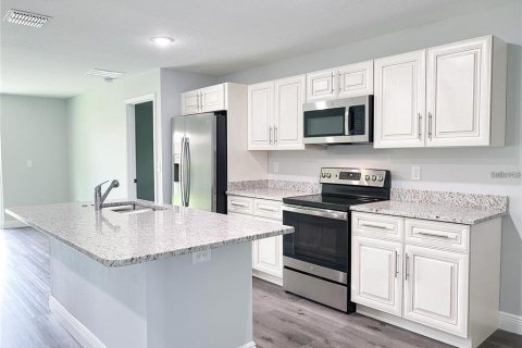 Casa en alquiler en Port Charlotte, Florida, 3 dormitorios, 117.99 m2 № 1767716 - foto 3