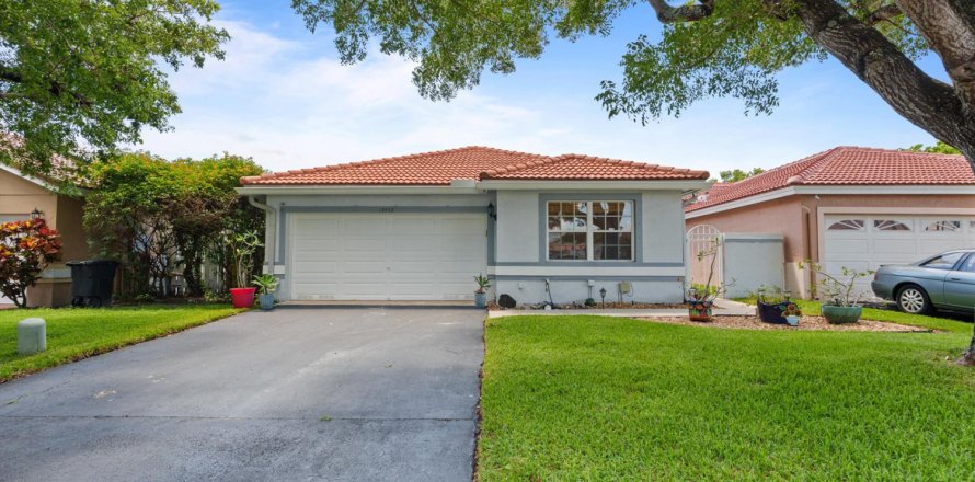 Casa en Plantation, Florida 3 dormitorios, 135.82 m2 № 2269064