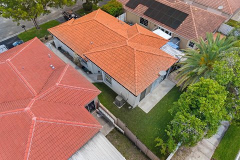 Casa en venta en Plantation, Florida, 3 dormitorios, 135.82 m2 № 2269064 - foto 11