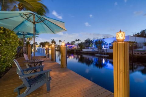Villa ou maison à Wilton Manors, Floride 3 chambres, 150.41 m2 № 2424764