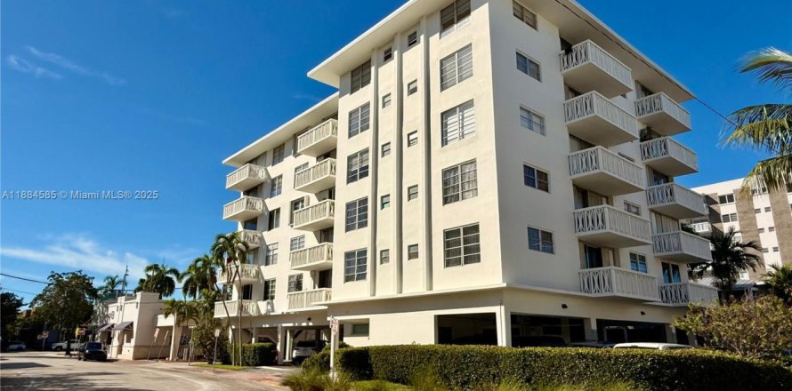 Кондоминиум с 1 спальней в Майами-Бич, Флорида № 1978579