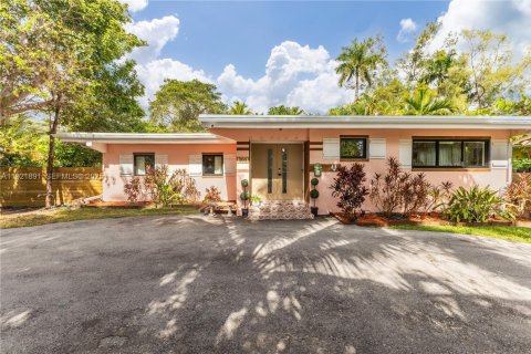 Casa en venta en Miami, Florida, 4 dormitorios, 235.41 m2 № 1982832 - foto 2