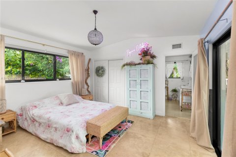 Casa en venta en Miami, Florida, 4 dormitorios, 235.41 m2 № 1982832 - foto 27
