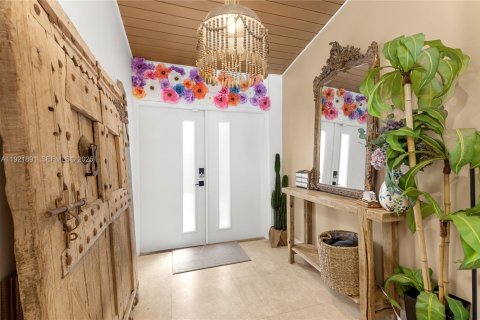 Casa en venta en Miami, Florida, 4 dormitorios, 235.41 m2 № 1982832 - foto 3