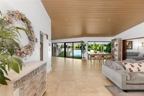 Casa en venta en Miami, Florida, 4 dormitorios, 235.41 m2 № 1982832 - foto 4