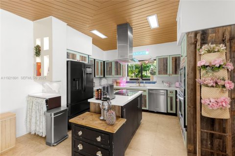 Casa en venta en Miami, Florida, 4 dormitorios, 235.41 m2 № 1982832 - foto 15