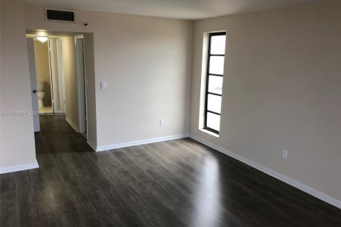 Condominio en alquiler en Miami, Florida, 2 dormitorios, 148.27 m2 № 2054291 - foto 16