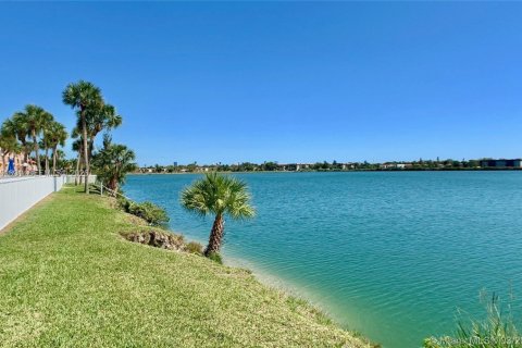 Condominio en alquiler en Miami, Florida, 2 dormitorios, 148.27 m2 № 2054291 - foto 30