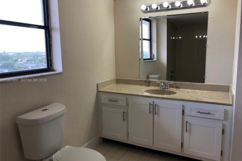 Condominio en alquiler en Miami, Florida, 2 dormitorios, 148.27 m2 № 2054291 - foto 20