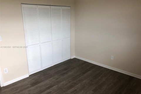 Condominio en alquiler en Miami, Florida, 2 dormitorios, 148.27 m2 № 2054291 - foto 25