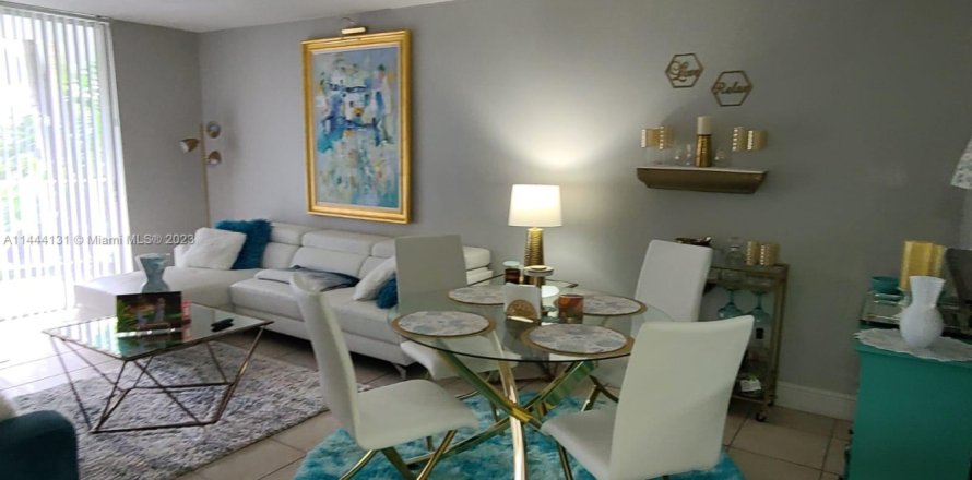 Condo in Miami, Florida, 2 bedrooms  № 1864277