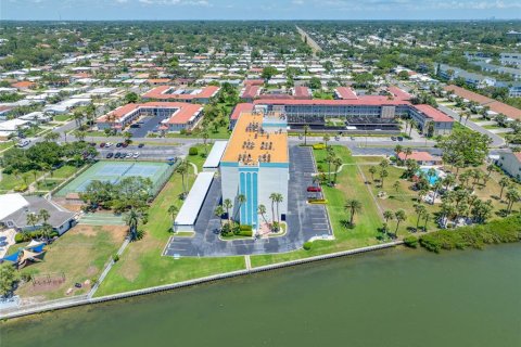 Copropriété à louer à Largo, Floride: 2 chambres, 102.19 m2 № 1774701 - photo 6