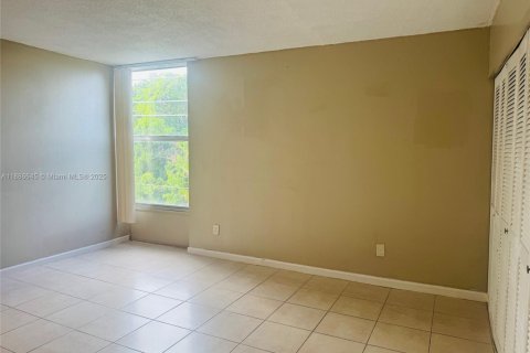 Condominio en venta en North Miami, Florida, 2 dormitorios, 89.46 m2 № 1981823 - foto 6