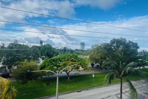 Condominio en venta en North Miami, Florida, 2 dormitorios, 89.46 m2 № 1981823 - foto 13