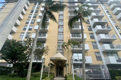 Condominio en venta en North Miami, Florida, 2 dormitorios, 89.46 m2 № 1981823 - foto 23
