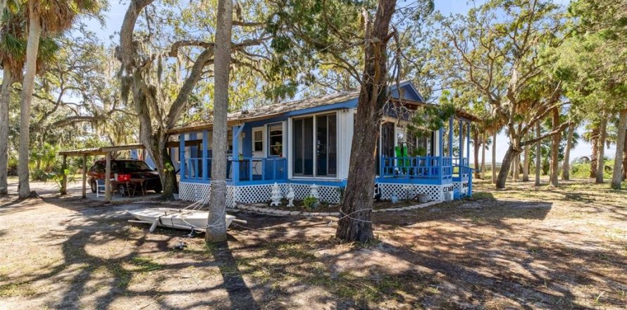 House in Hudson, Florida 2 bedrooms, 89.19 sq.m. № 1408468