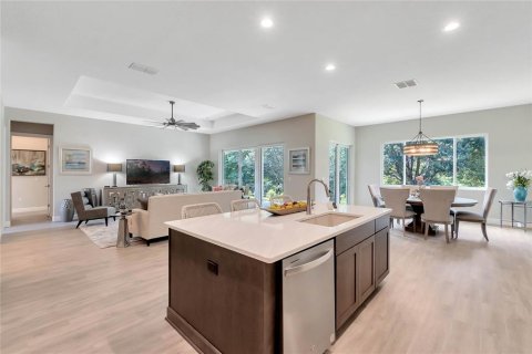 Villa ou maison à vendre à Lady Lake, Floride: 3 chambres, 232.72 m2 № 2128493 - photo 3