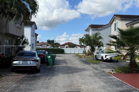 House in Miami, Florida 4 bedrooms, 157 sq.m. № 1953734 - photo 25